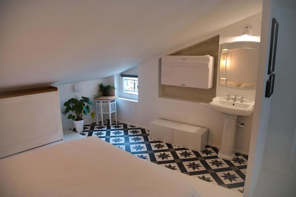 Appartement-Terrasse Centre Historique Uzès Екстериор снимка