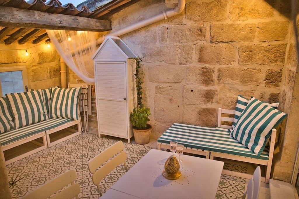 Appartement-Terrasse Centre Historique Uzès Екстериор снимка